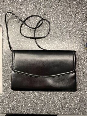 Sleek Black Leather-Look Crossbody Clutch